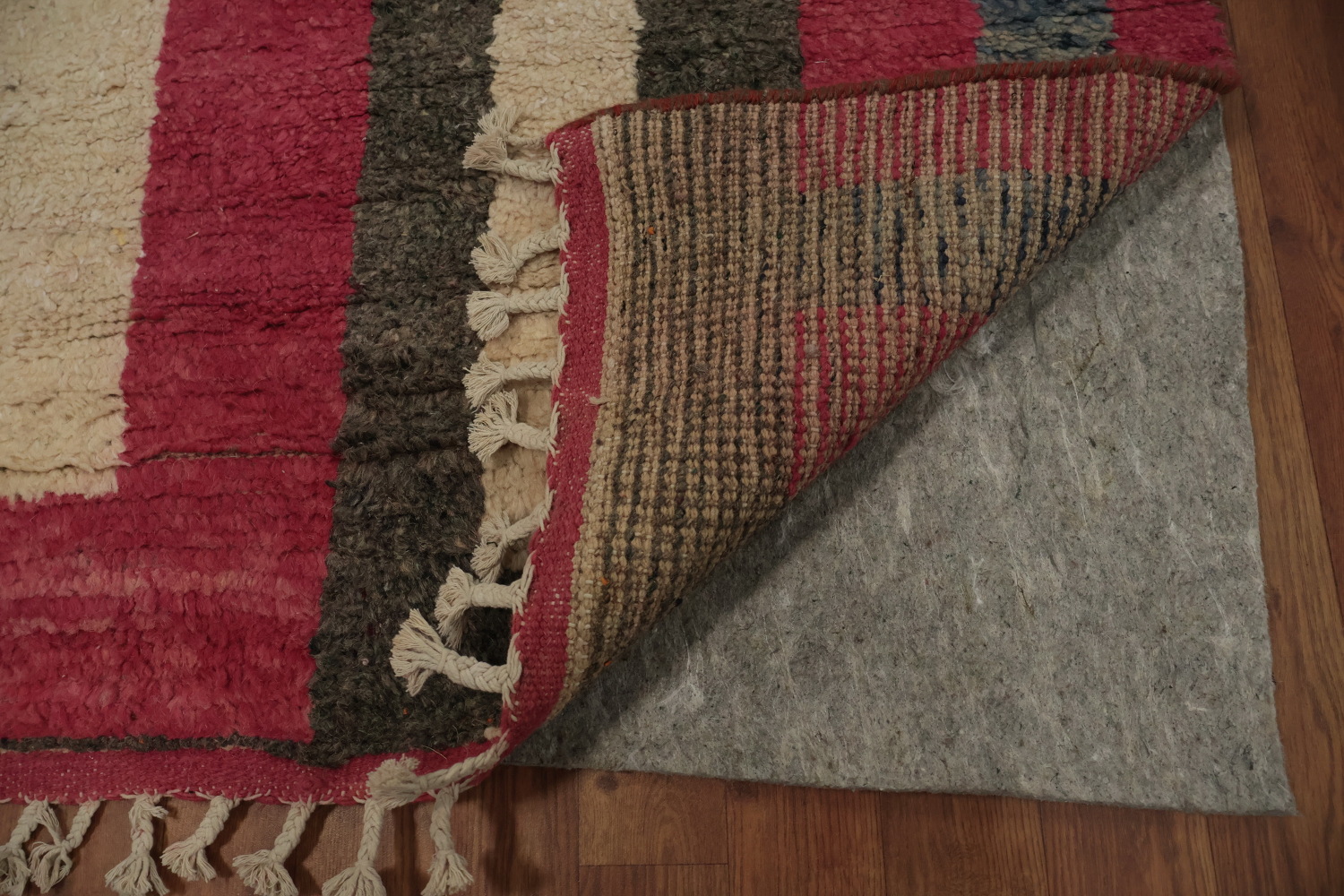 Lively and Dynamic Moroccan Wool Area Rug 9x12 for Modern Interiors