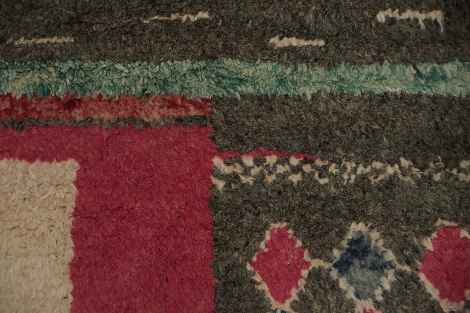 Lively and Dynamic Moroccan Wool Area Rug 9x12 for Modern Interiors