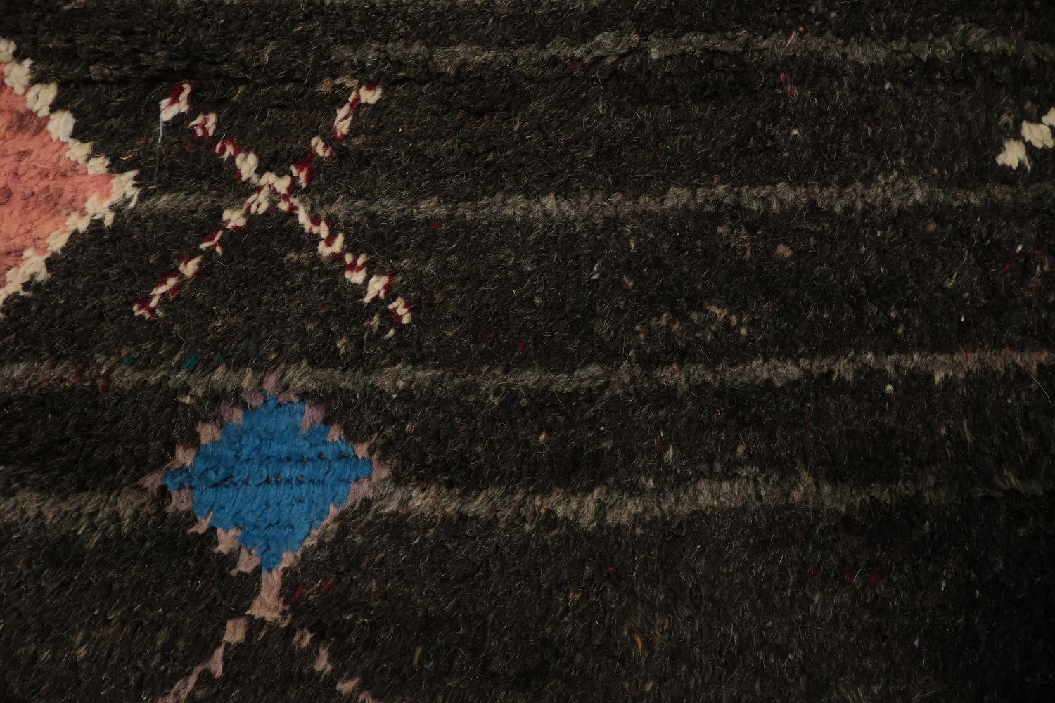 Bold Decorative Moroccan Area Rug 6x10 with Traditional Cultural Motifs