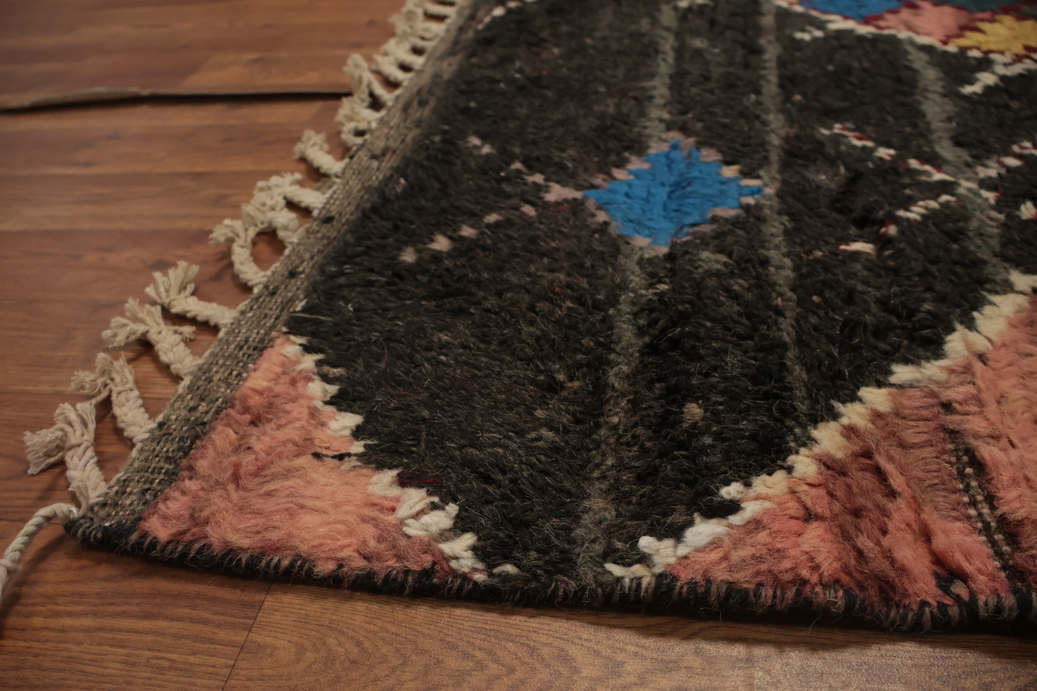 Bold Decorative Moroccan Area Rug 6x10 with Traditional Cultural Motifs