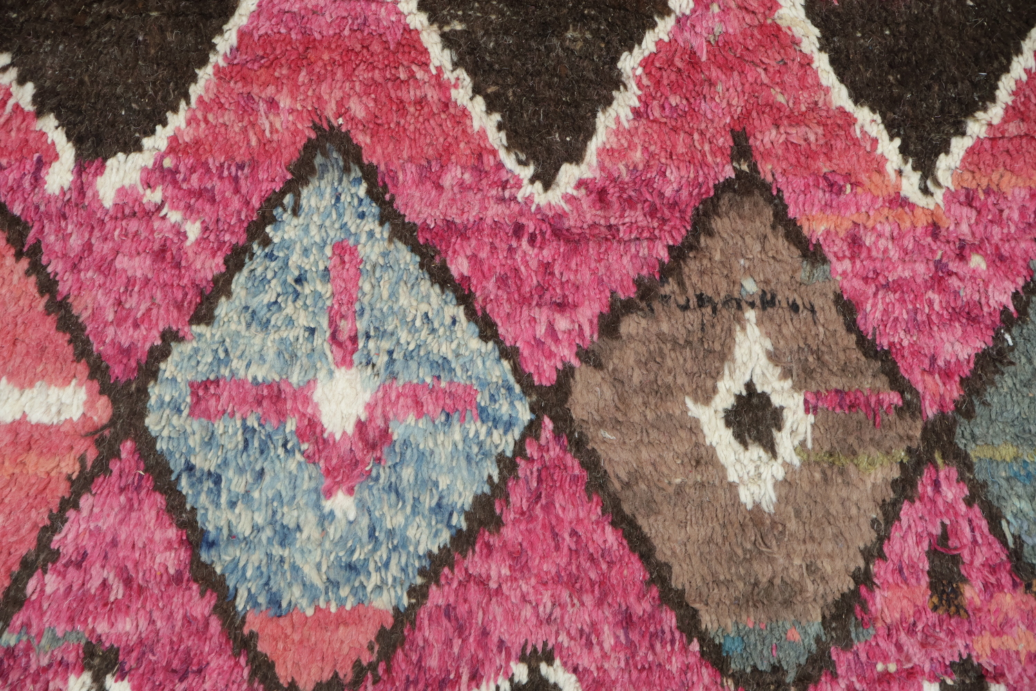 Vibrant Pink Moroccan Diamond Pattern Area Rug 6ft x 11ft