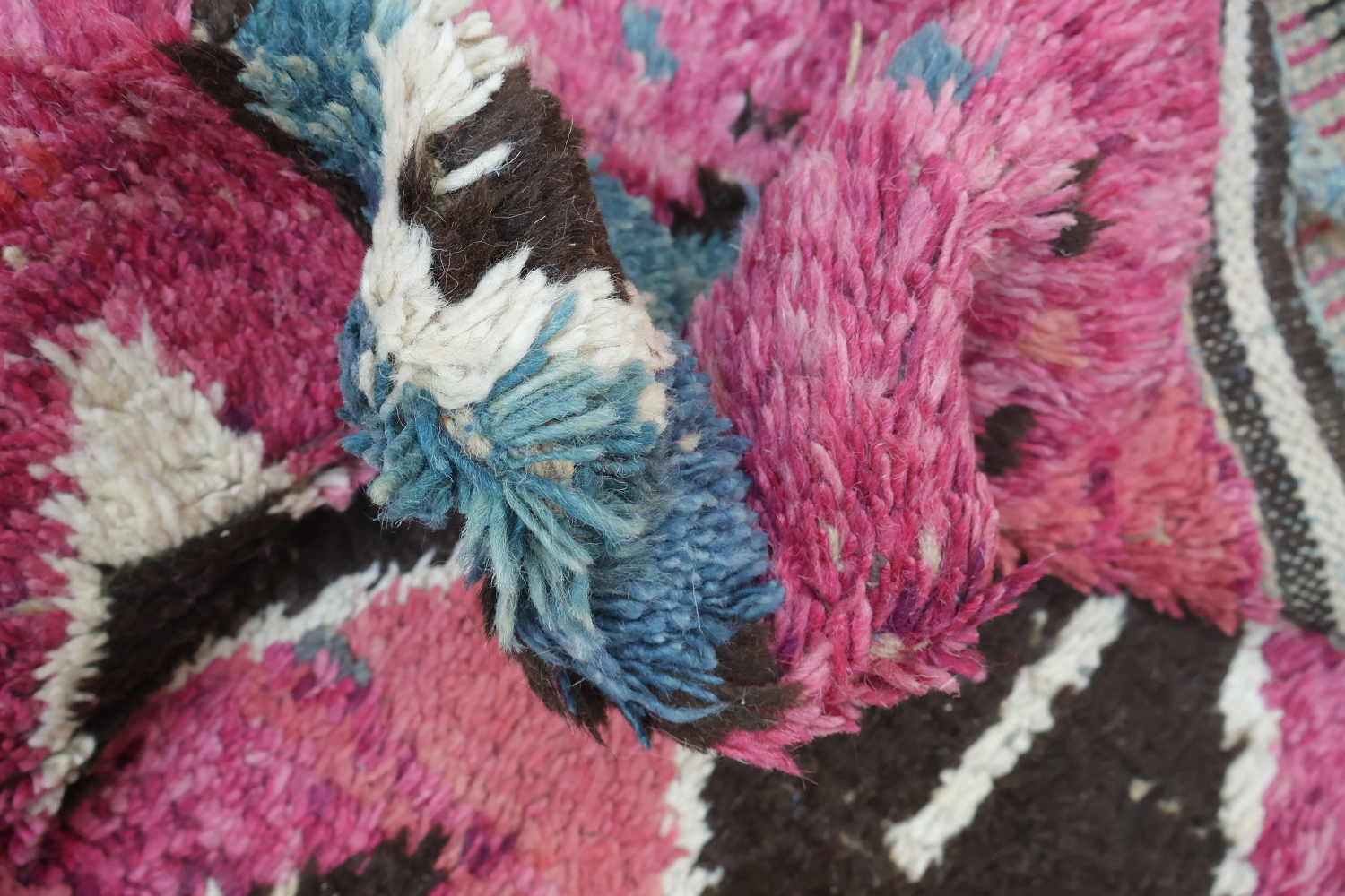 Vibrant Pink Moroccan Diamond Pattern Area Rug 6ft x 11ft