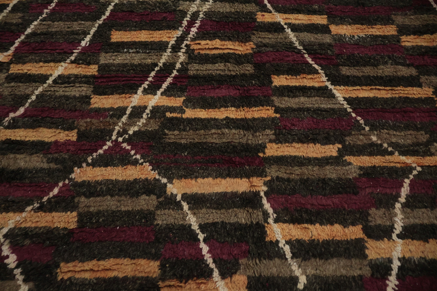 Earthy Background Moroccan Wool Area Rug 9x12 for Cozy Spaces