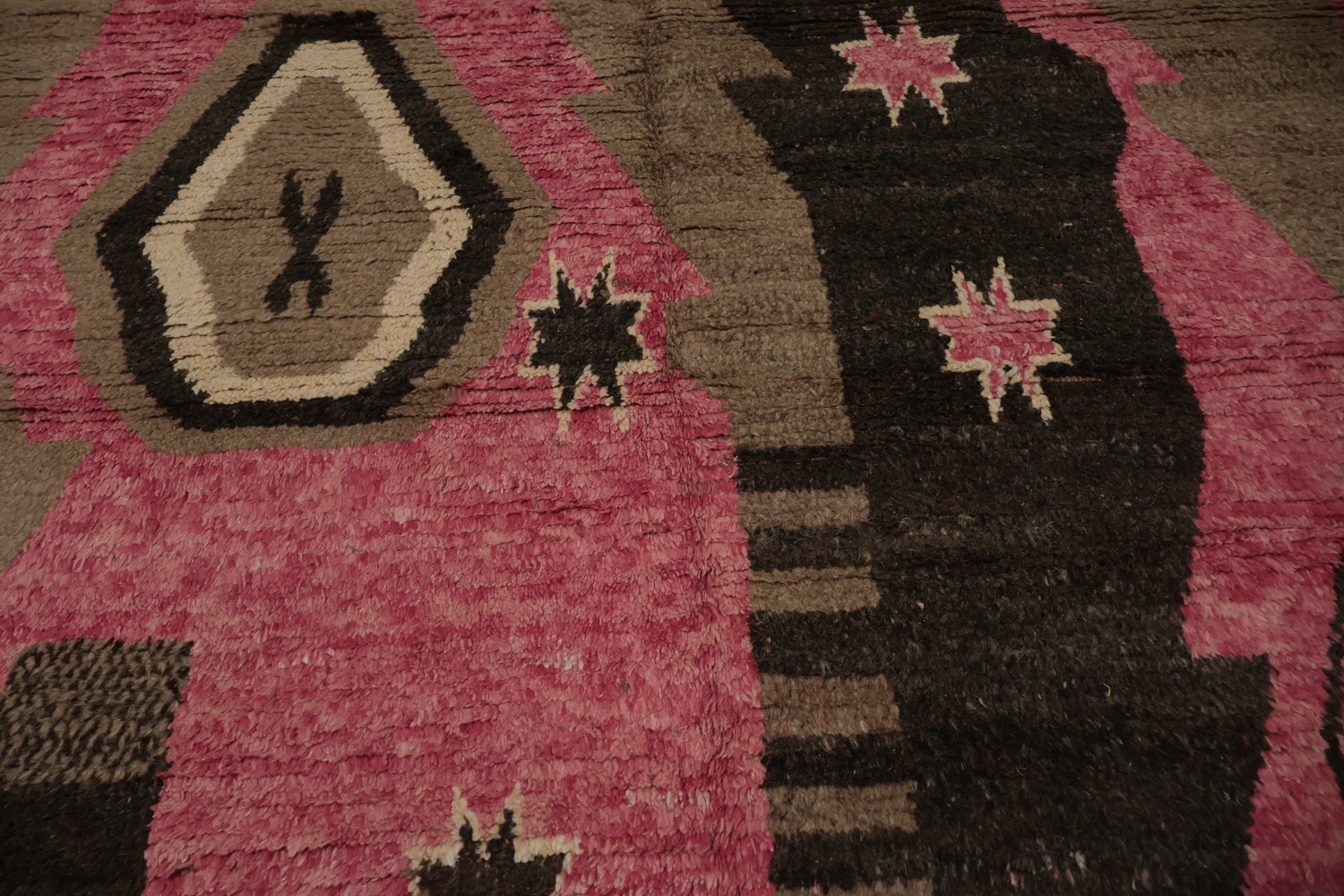 Stylish Pink Moroccan Handmade Area Rug 8x11 with Star Motifs