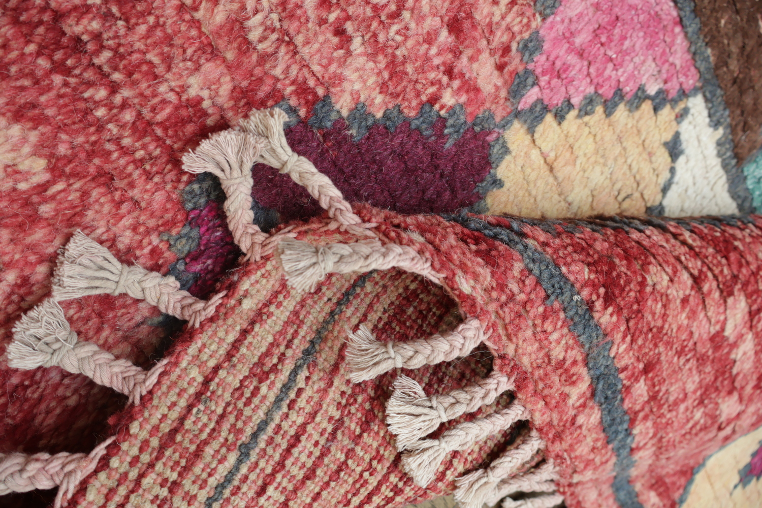 Warm Multicolor Vintage Patterned Rug For Classic Style 6x9 ft