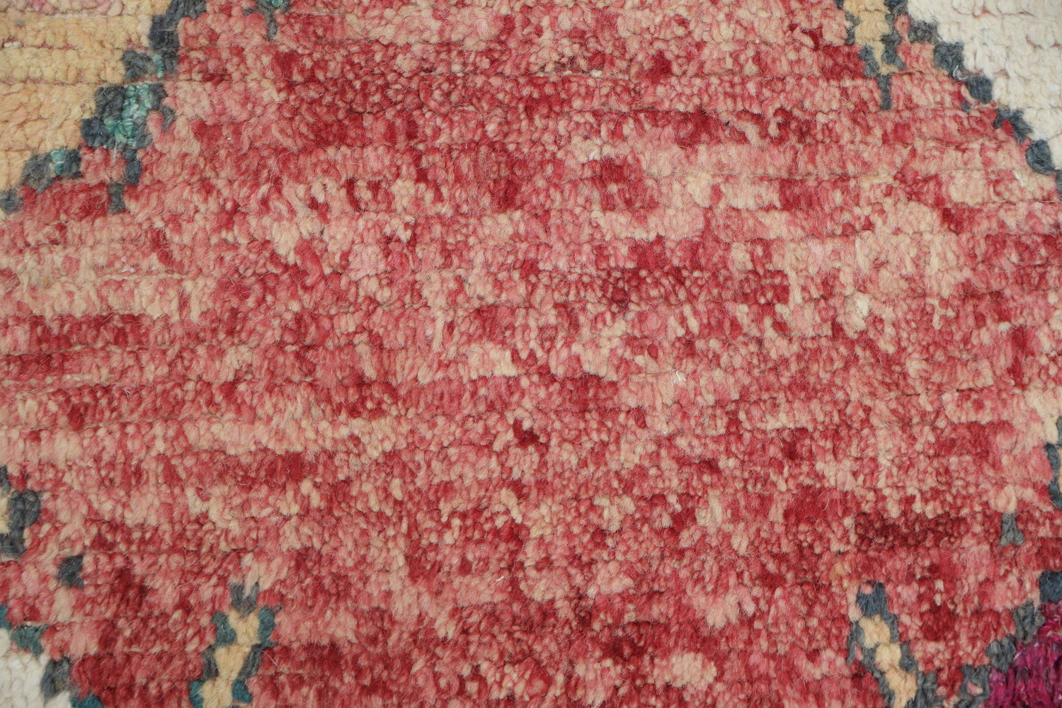 Warm Multicolor Vintage Patterned Rug For Classic Style 6x9 ft