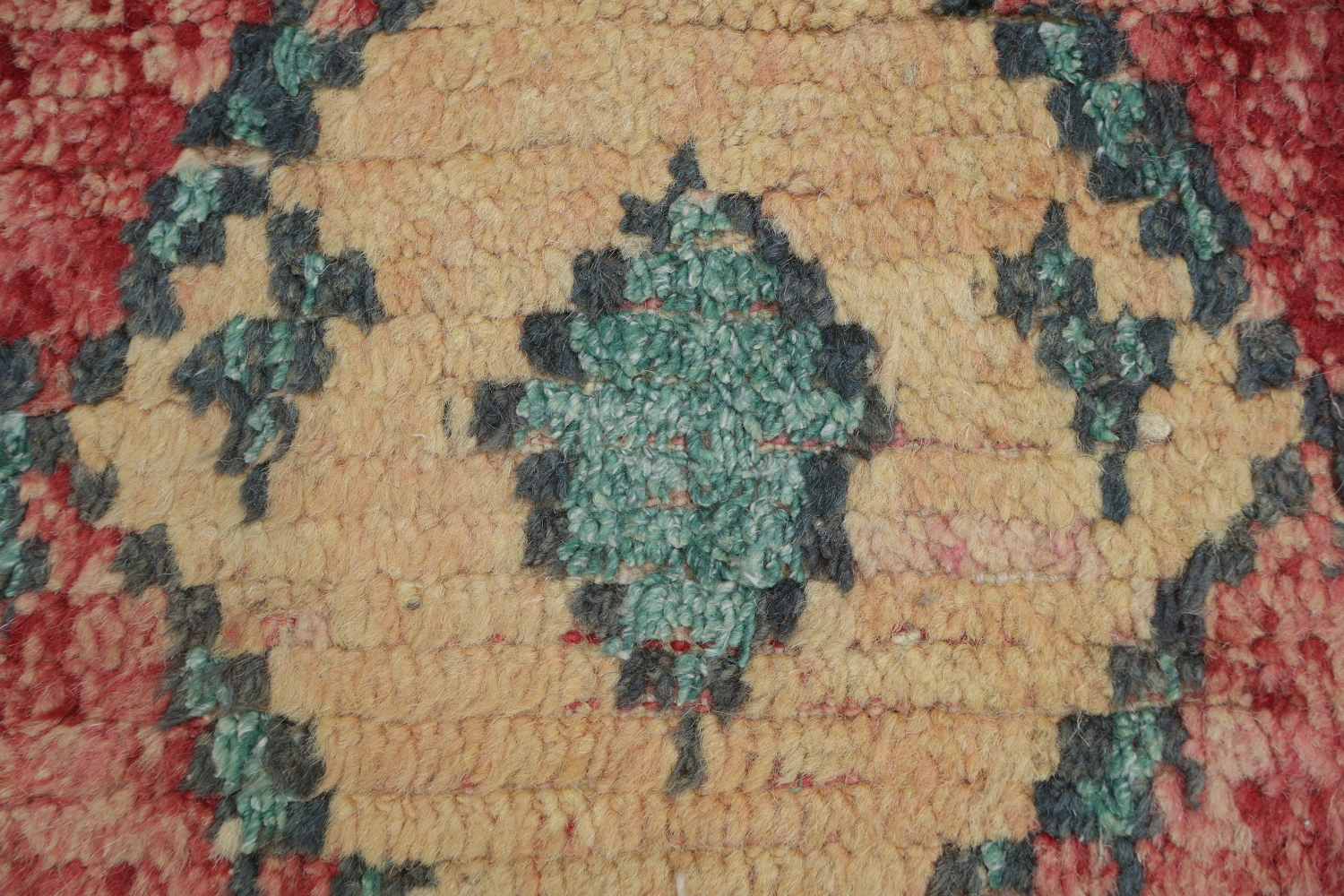 Warm Multicolor Vintage Patterned Rug For Classic Style 6x9 ft