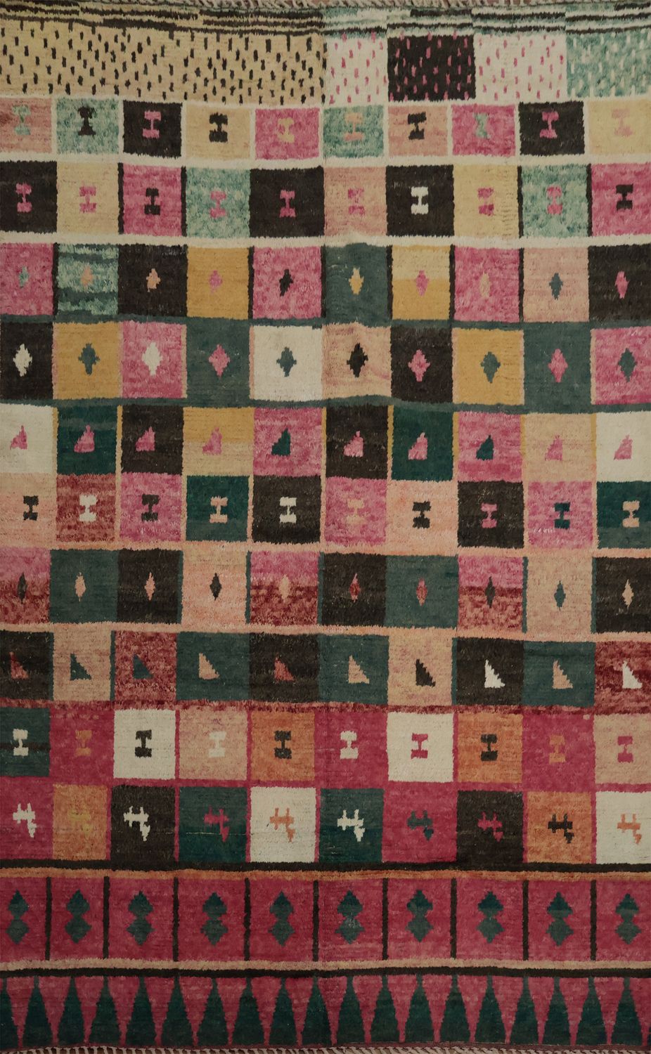 Eye-Catching Geometric Moroccan Large Area Rug 9x12 with Warm Hues