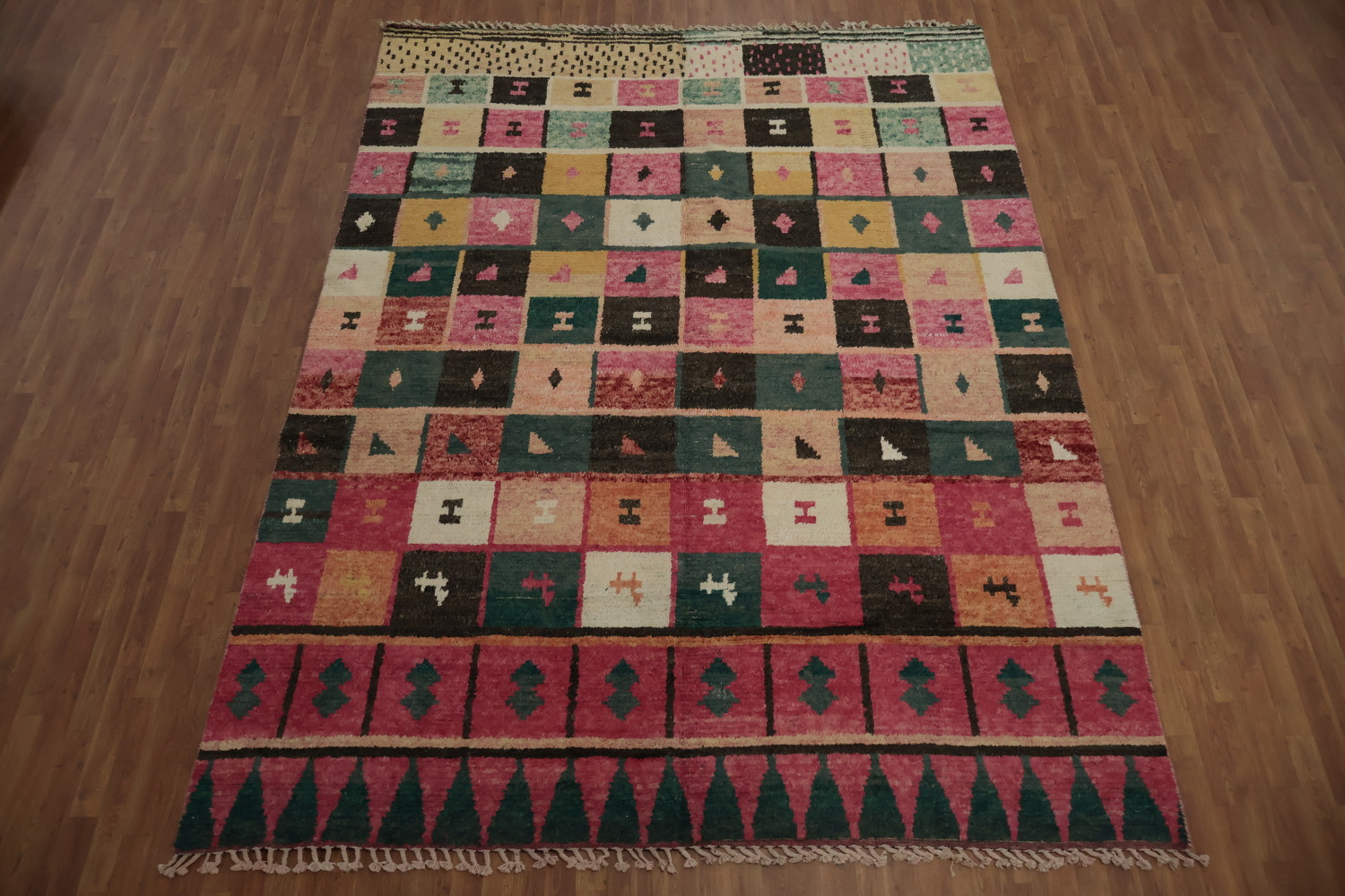 Eye-Catching Geometric Moroccan Large Area Rug 9x12 with Warm Hues