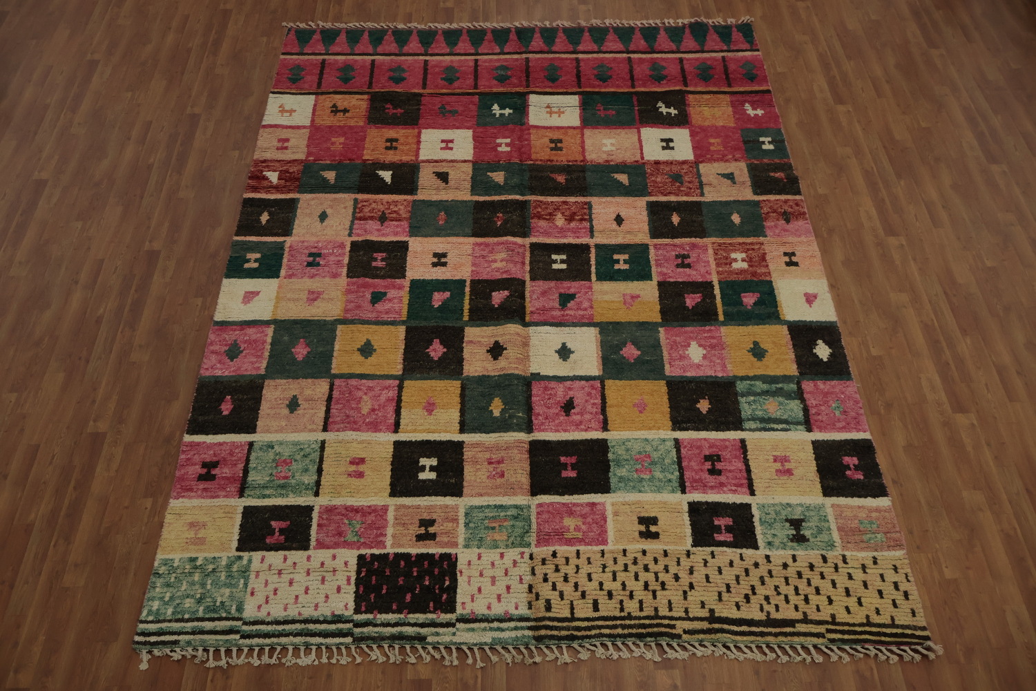 Eye-Catching Geometric Moroccan Large Area Rug 9x12 with Warm Hues
