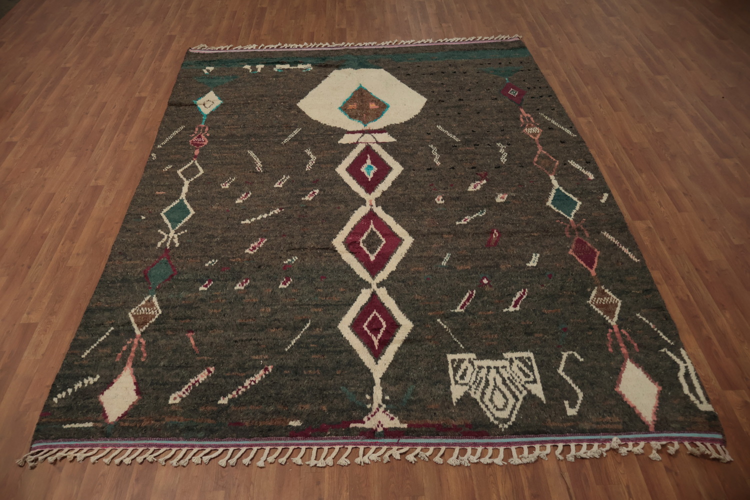 Stylish and Artistic Tribal Pattern Moroccan Wool Area Rug 8x11