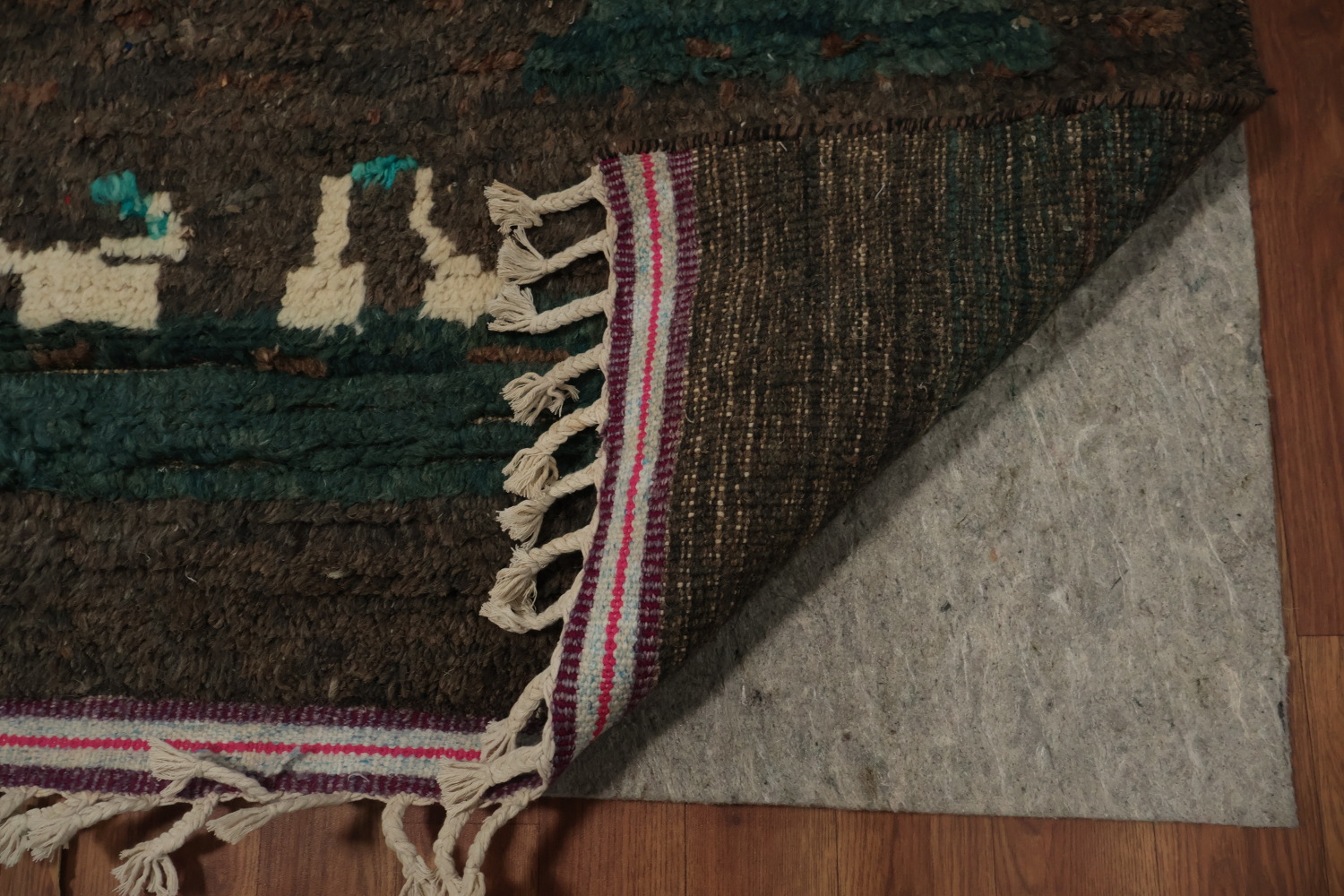 Stylish and Artistic Tribal Pattern Moroccan Wool Area Rug 8x11