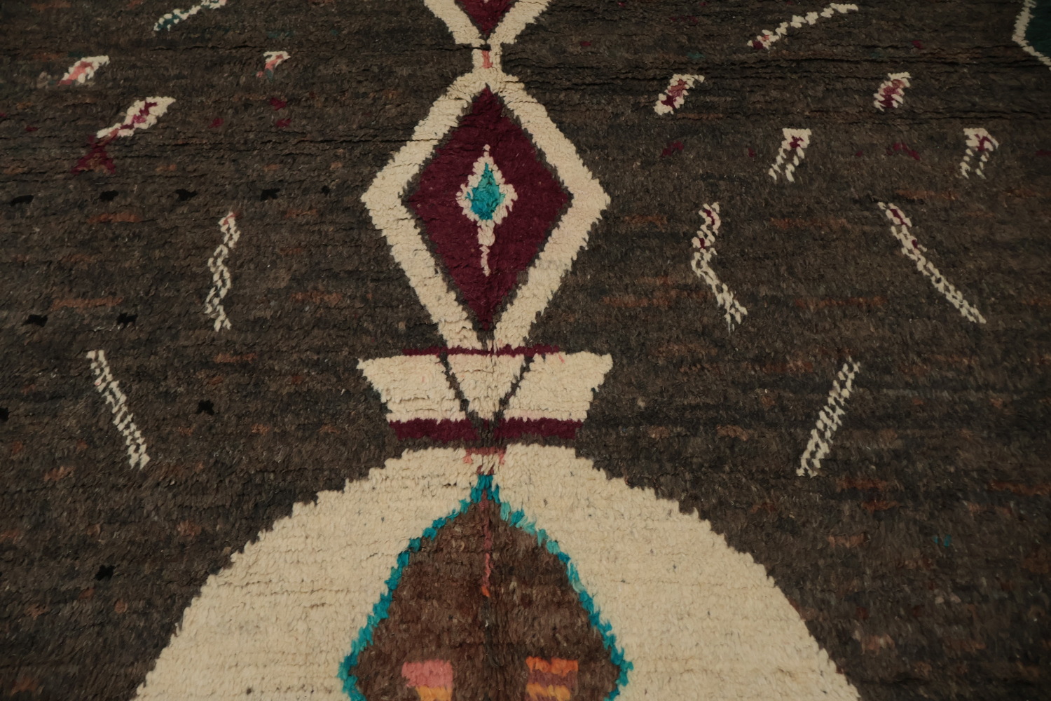 Stylish and Artistic Tribal Pattern Moroccan Wool Area Rug 8x11