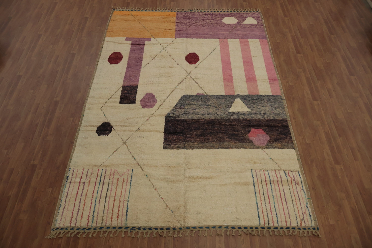Eye-Catching Moroccan Area Rug 9x13 with Bold Geometric Shapes