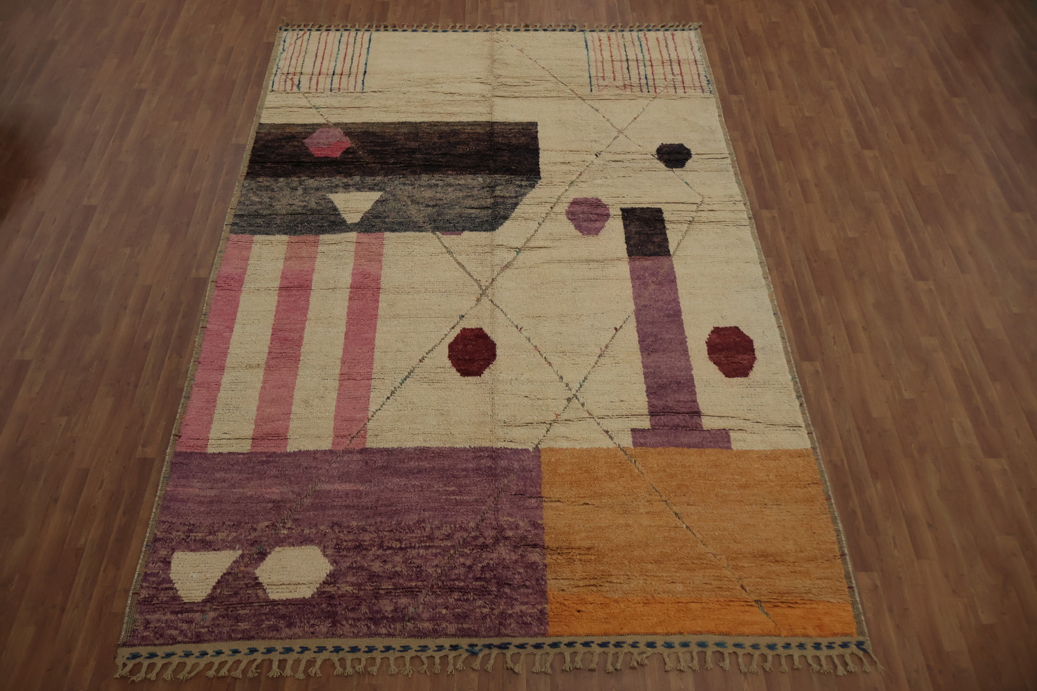 Eye-Catching Moroccan Area Rug 9x13 with Bold Geometric Shapes