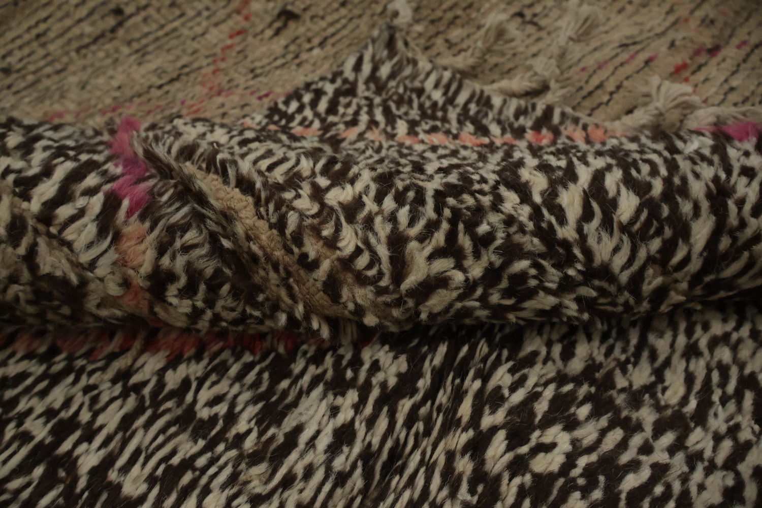 Handmade Moroccan Wool Area Rug 6x10 with Intricate Design Details