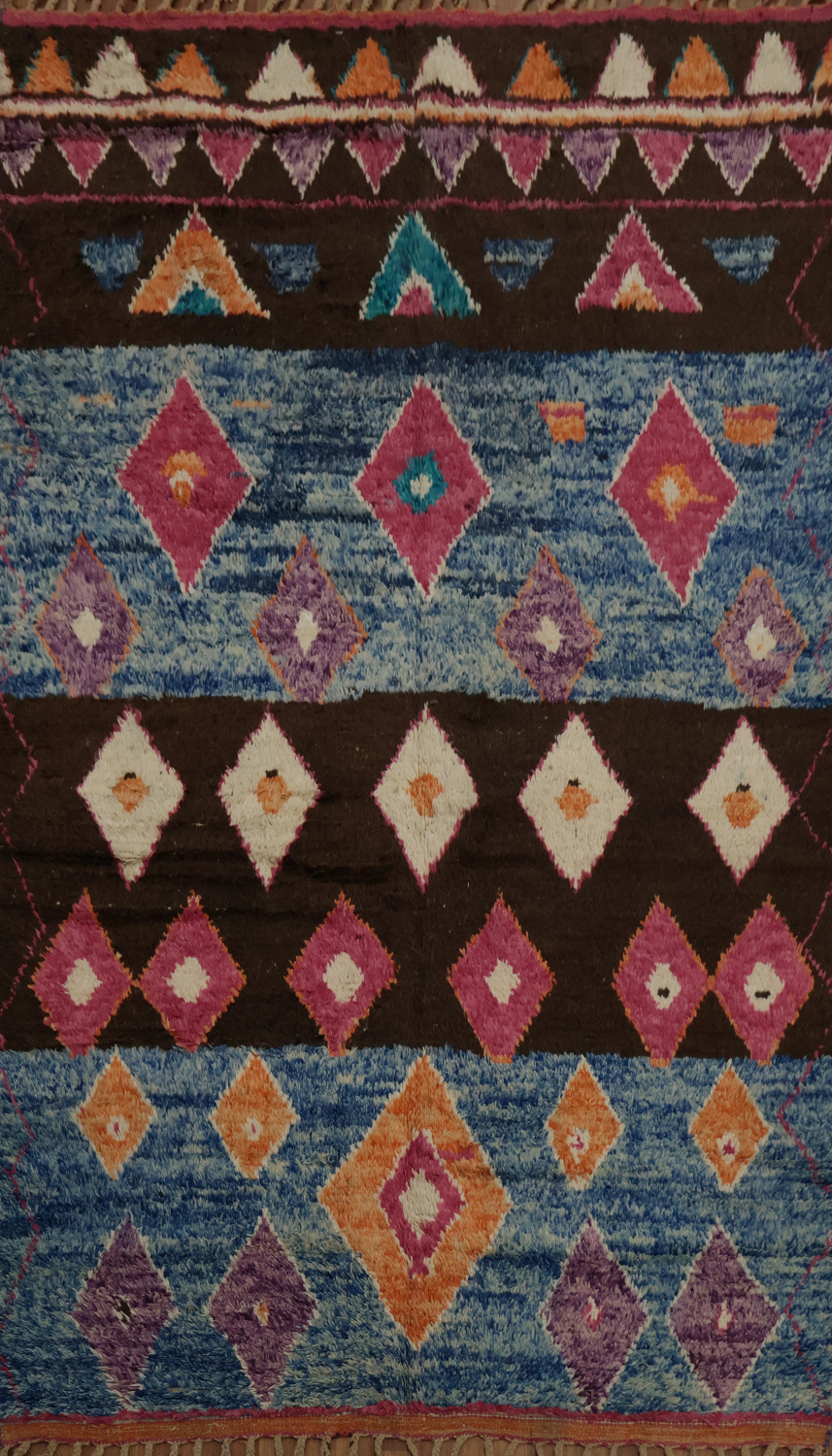 Expressive Moroccan Area Rug 6x10 with Distinct Geometric Patterns