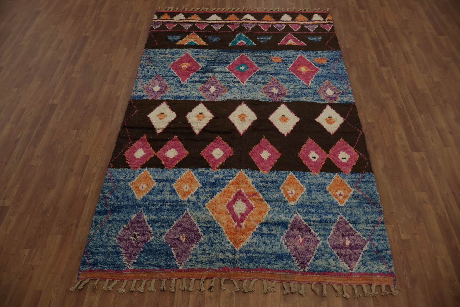 Expressive Moroccan Area Rug 6x10 with Distinct Geometric Patterns