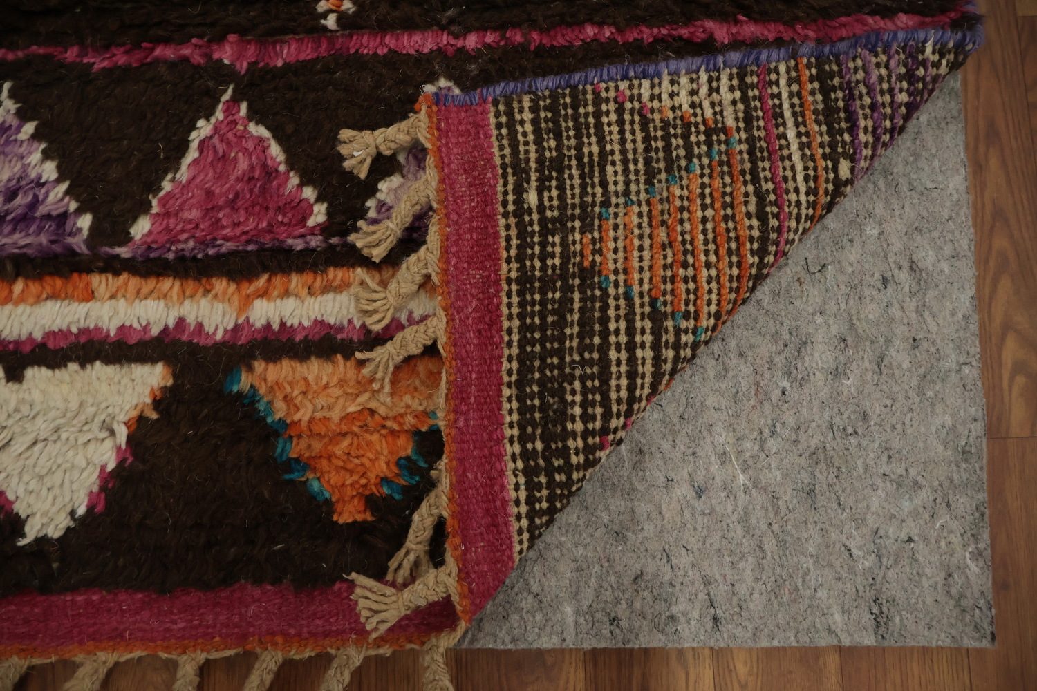 Expressive Moroccan Area Rug 6x10 with Distinct Geometric Patterns