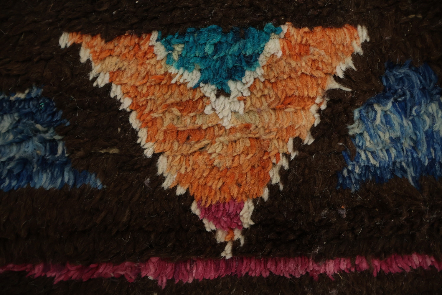Expressive Moroccan Area Rug 6x10 with Distinct Geometric Patterns