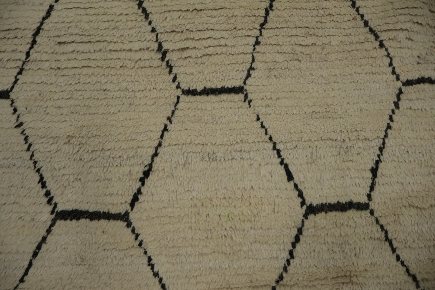 Minimalist Hexagonal Pattern Moroccan Area Rug 6x10 for Home Decor