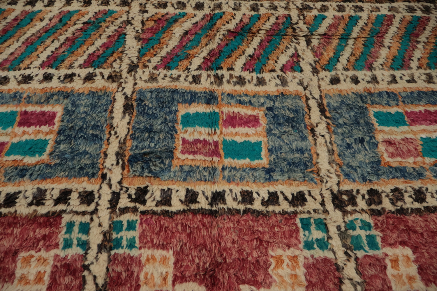 Handcrafted Moroccan Area Rug 6x10 with Symmetrical Design Details