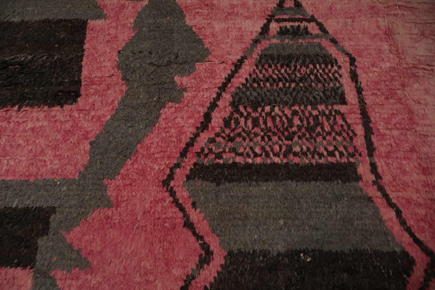 Modern Abstract Artistry in a Pink Geometric Moroccan Area Rug 8x11