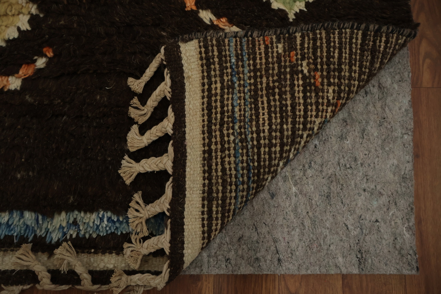 Handcrafted Moroccan Area Rug 7x11 with Dynamic Diamond Motifs