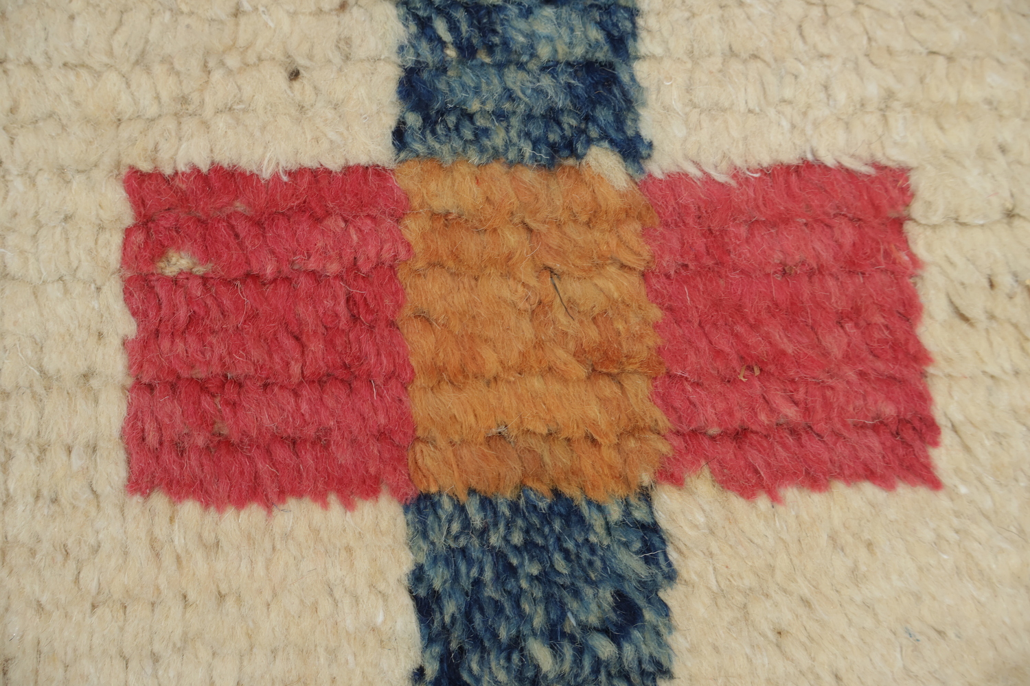 Minimalist Tribal Ivory Moroccan Rug Featuring Geometric and Linear Designs 6x10 ft