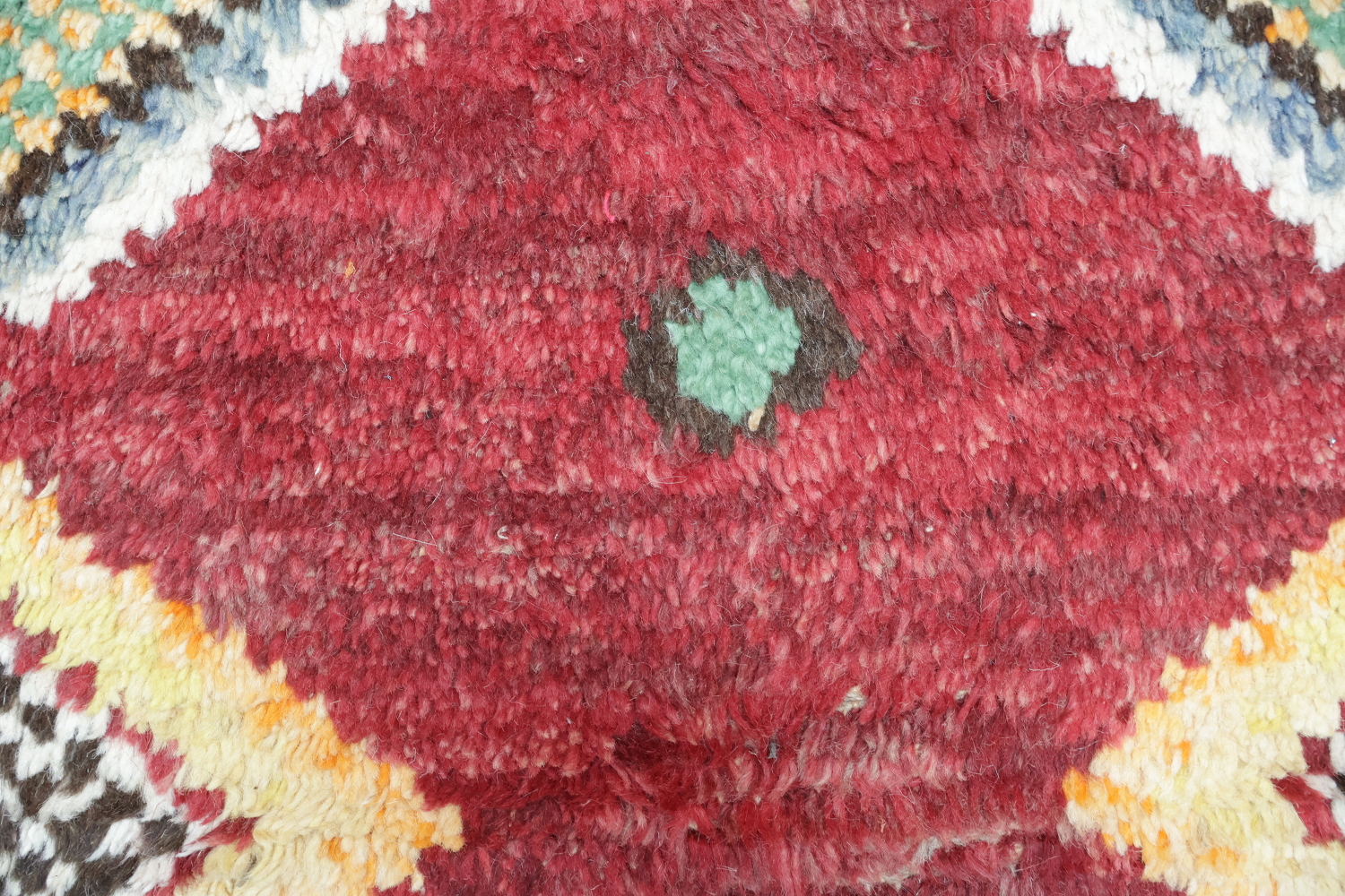 Chic Geometric Red Moroccan Area Rug for Modern Room Decor 6x10