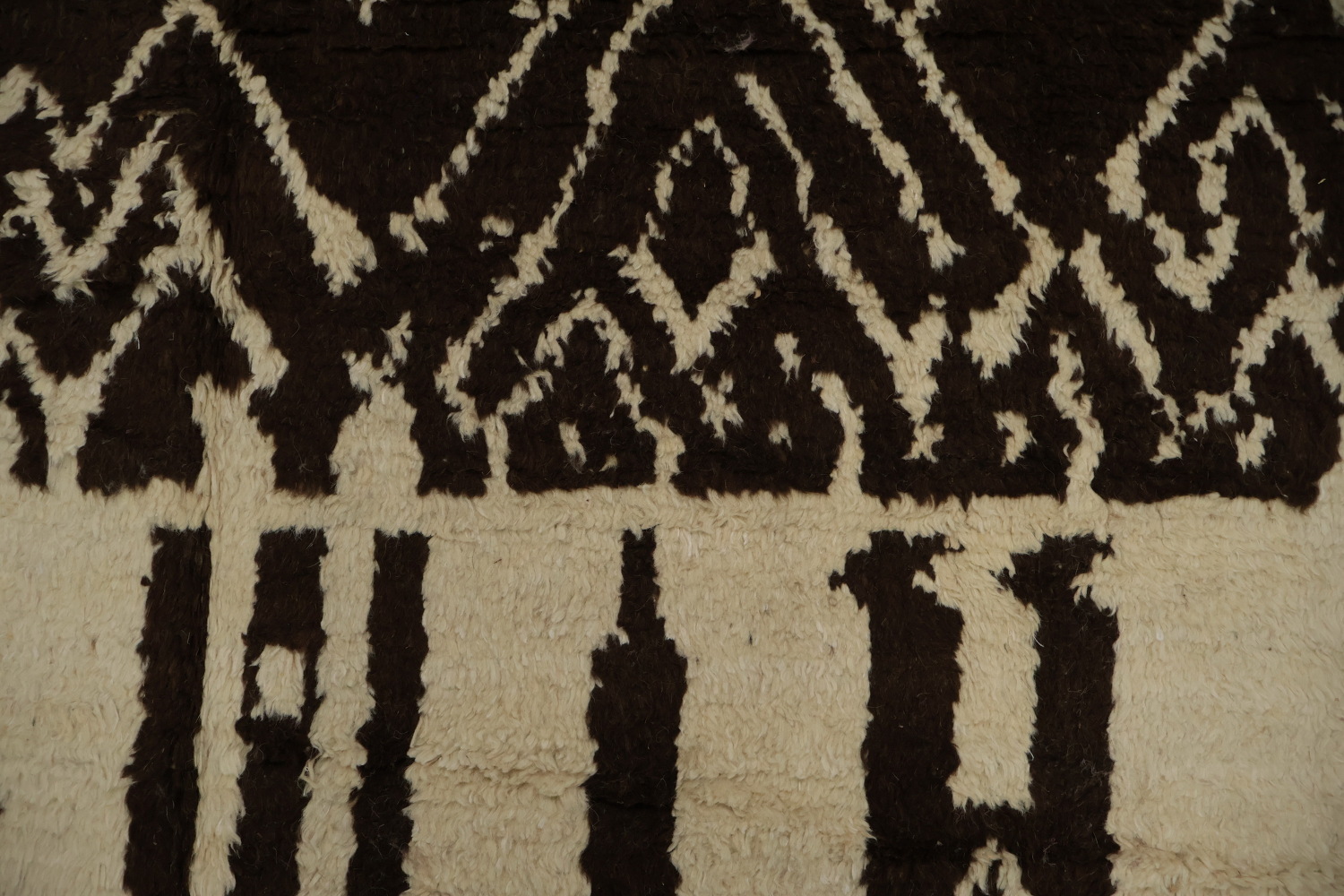 Transform Your Space with a Stylish Moroccan Large Area Rug 9x13