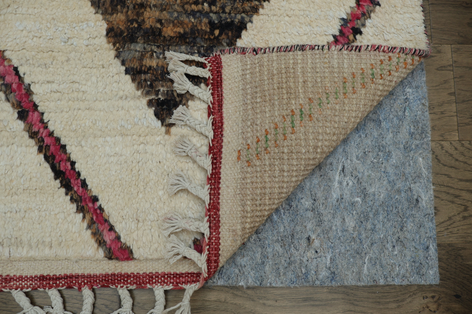 Handcrafted Tribal-Inspired Rug with Colorful Diamond Designs 6x10 ft