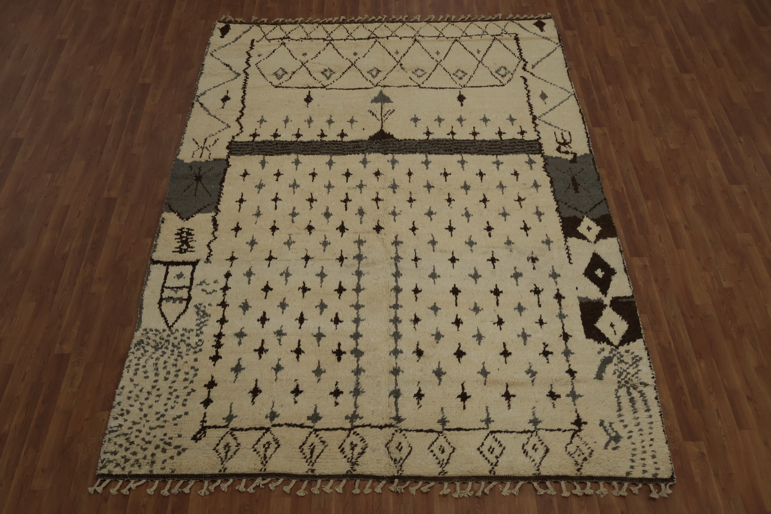 Sophisticated Moroccan Area Rug 8x11 with Subtle Tribal Detailing