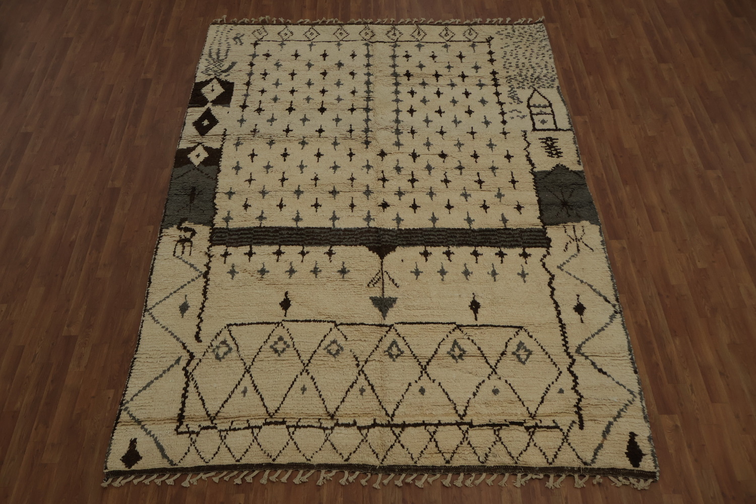 Sophisticated Moroccan Area Rug 8x11 with Subtle Tribal Detailing