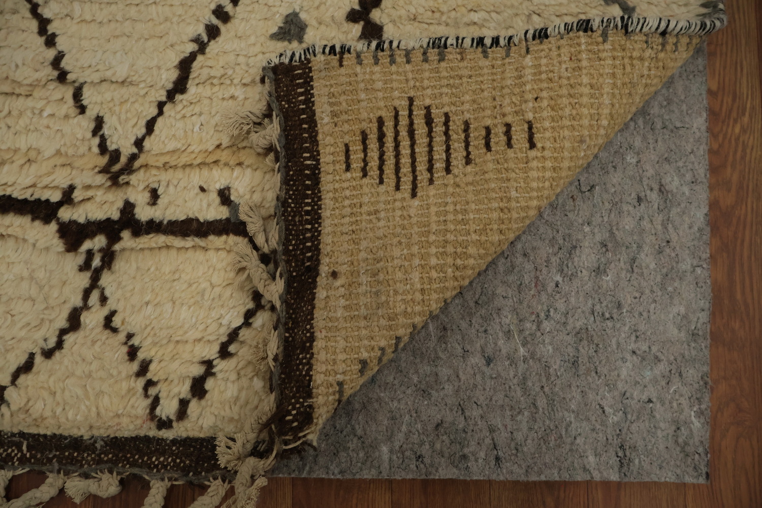 Sophisticated Moroccan Area Rug 8x11 with Subtle Tribal Detailing