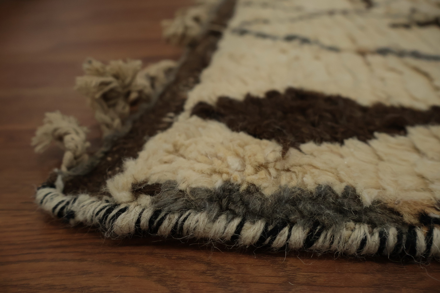 Sophisticated Moroccan Area Rug 8x11 with Subtle Tribal Detailing