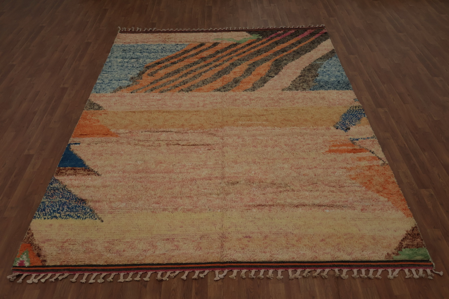 Sophisticated Moroccan Area Rug 8x11 with Dynamic Color Streaks