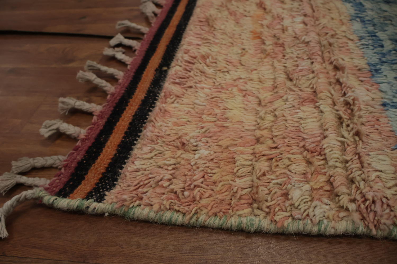 Sophisticated Moroccan Area Rug 8x11 with Dynamic Color Streaks