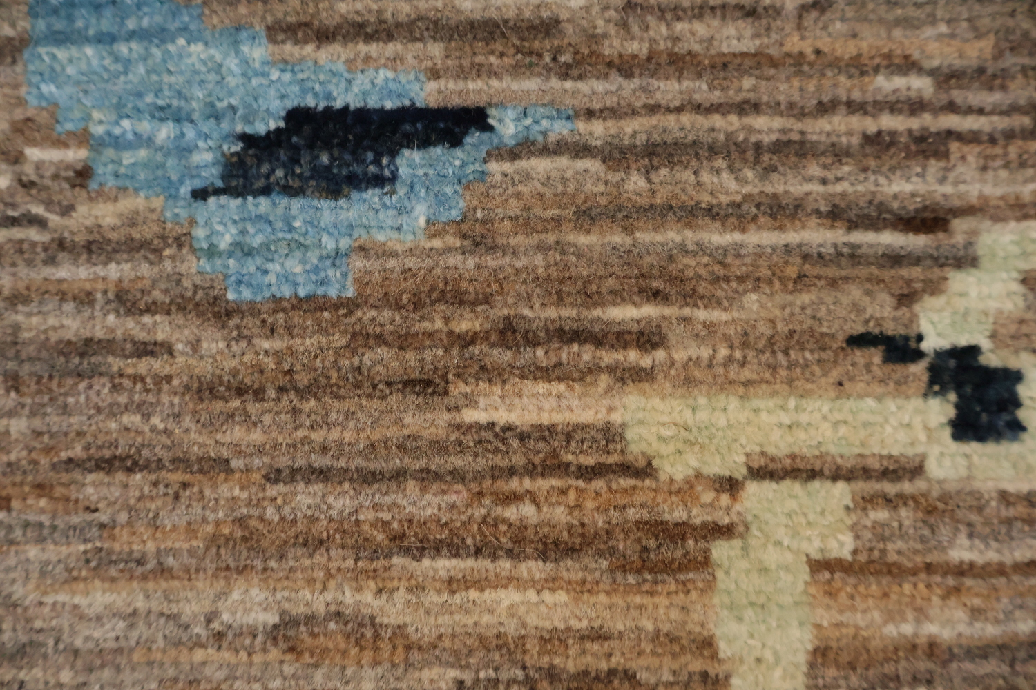 Artistic Floral Rug Bringing Dynamic Style to Your Living Room 5x8
