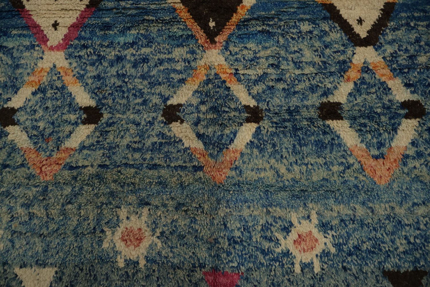 Blue Diamond Moroccan Area Rug 8x11 for Vibrant Home Decor