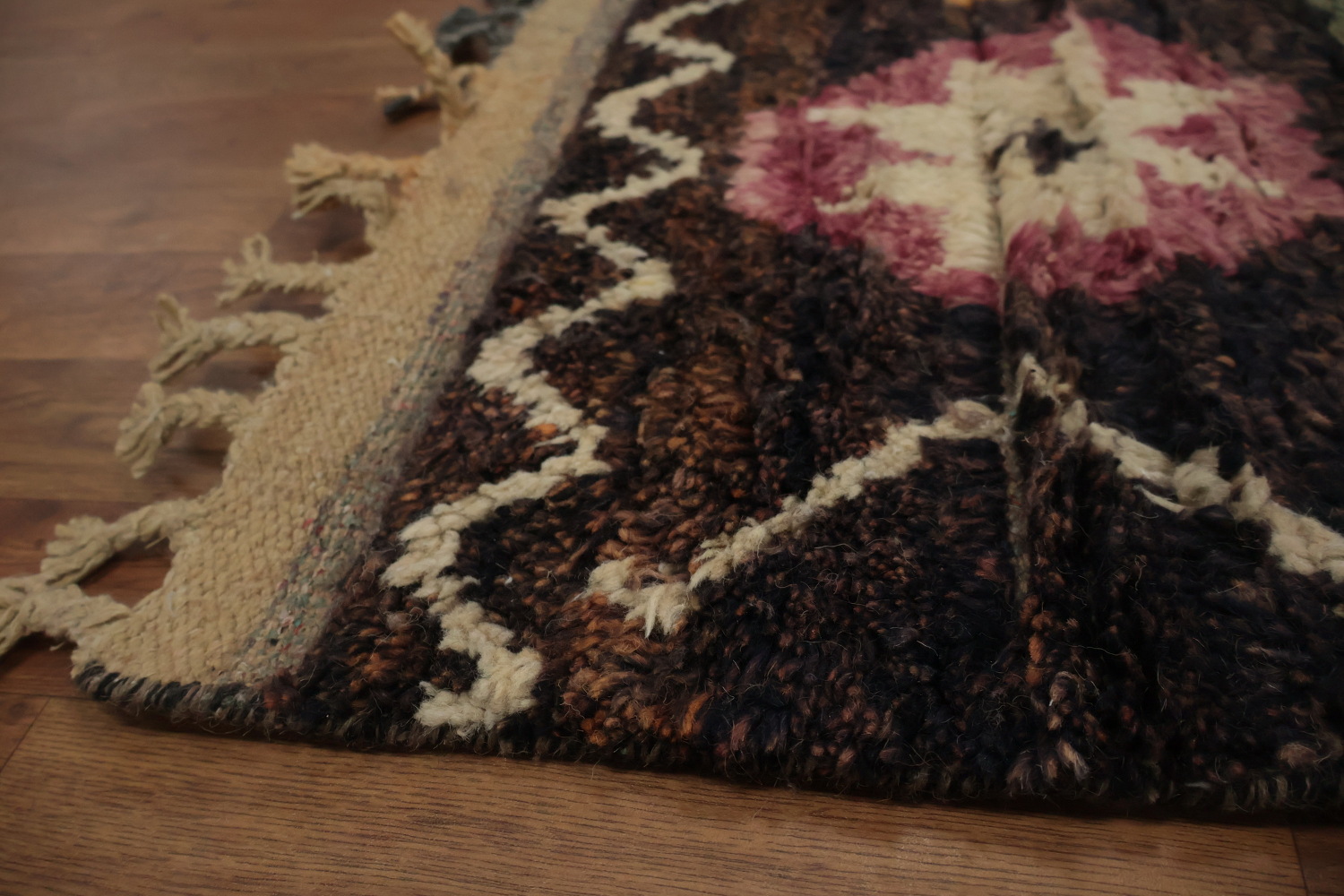 Tribal Motif Moroccan Area Rug 9x13 for Your Living Space
