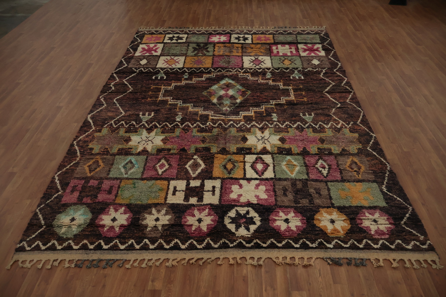 Tribal Motif Moroccan Area Rug 9x13 for Your Living Space