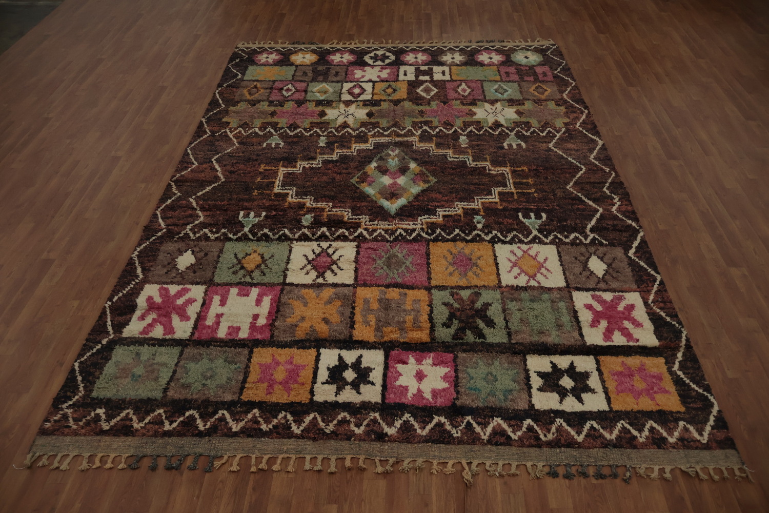 Tribal Motif Moroccan Area Rug 9x13 for Your Living Space