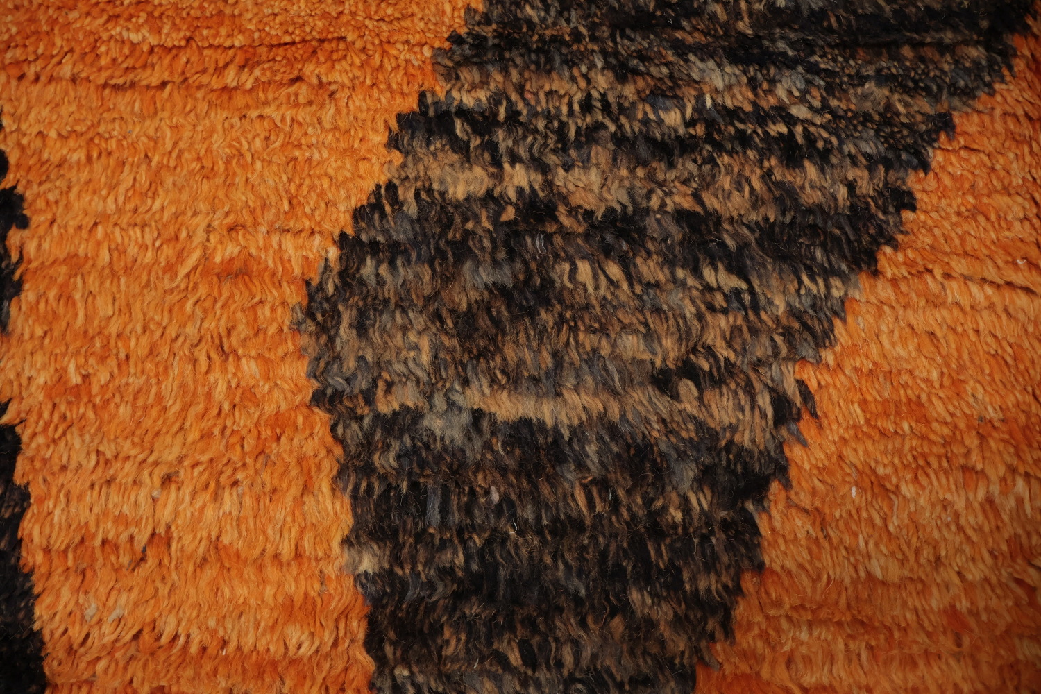 Eclectic Moroccan Area Rug 6x10 with Eye-catching Angular Motifs