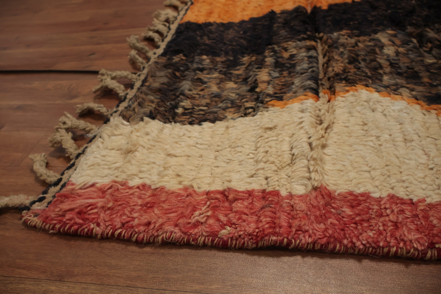 Eclectic Moroccan Area Rug 6x10 with Eye-catching Angular Motifs