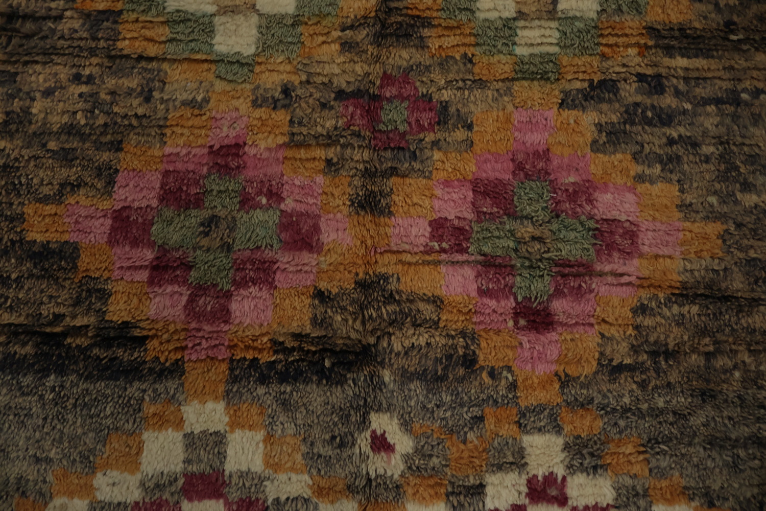 Luxury Moroccan Area Rug 6x10 with Unique Geometric Motif