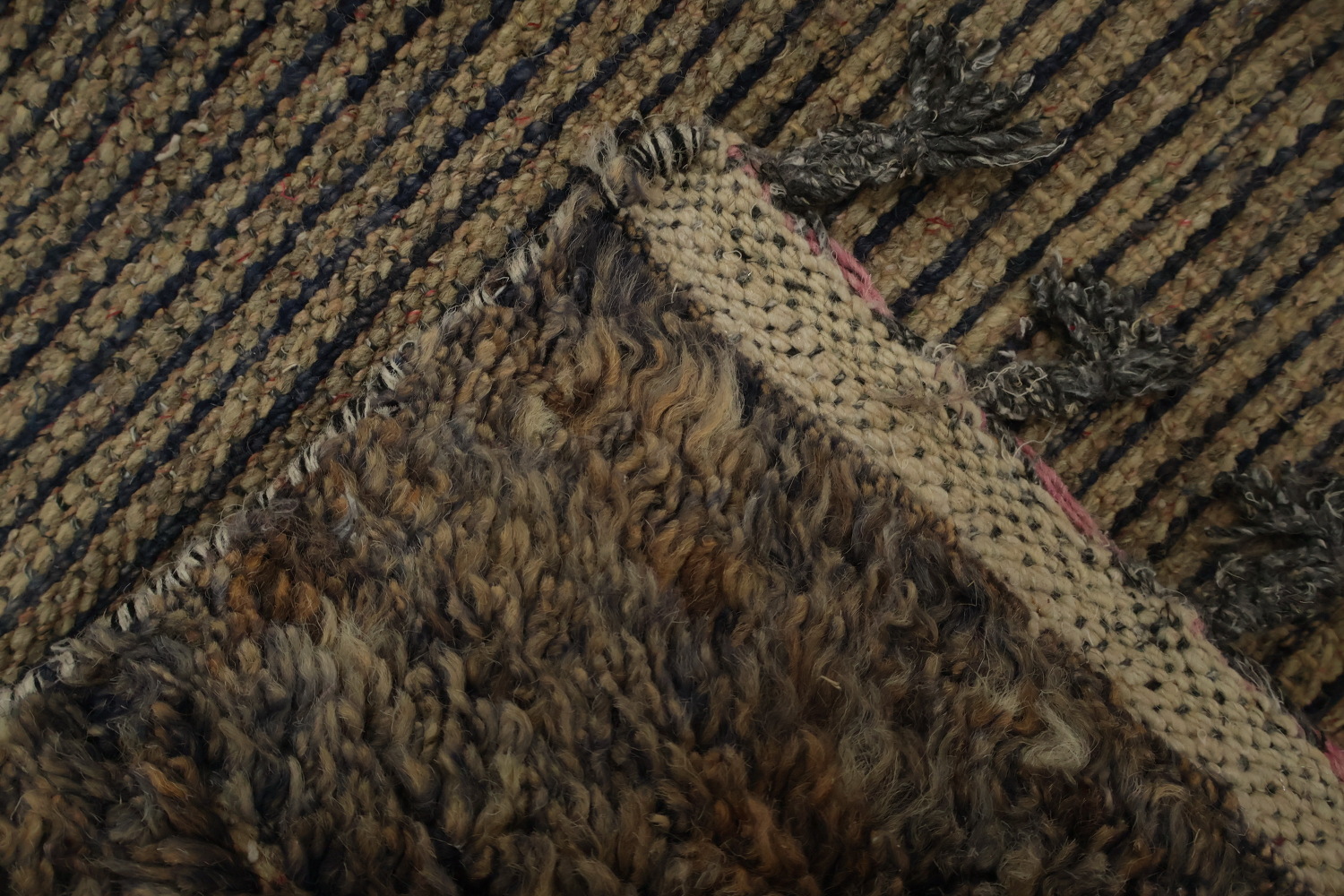 Luxury Moroccan Area Rug 6x10 with Unique Geometric Motif