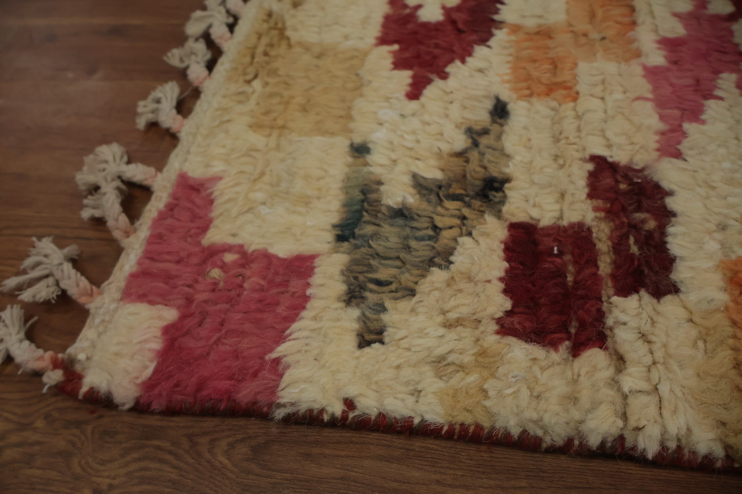 Moroccan Area Rug 7x11 with Eye-Catching Symmetrical Design