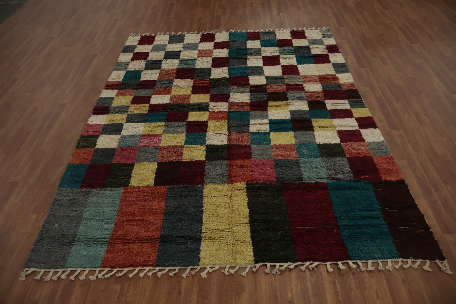 Vibrant Wool Moroccan Area Rug 8x10 for Modern Interiors