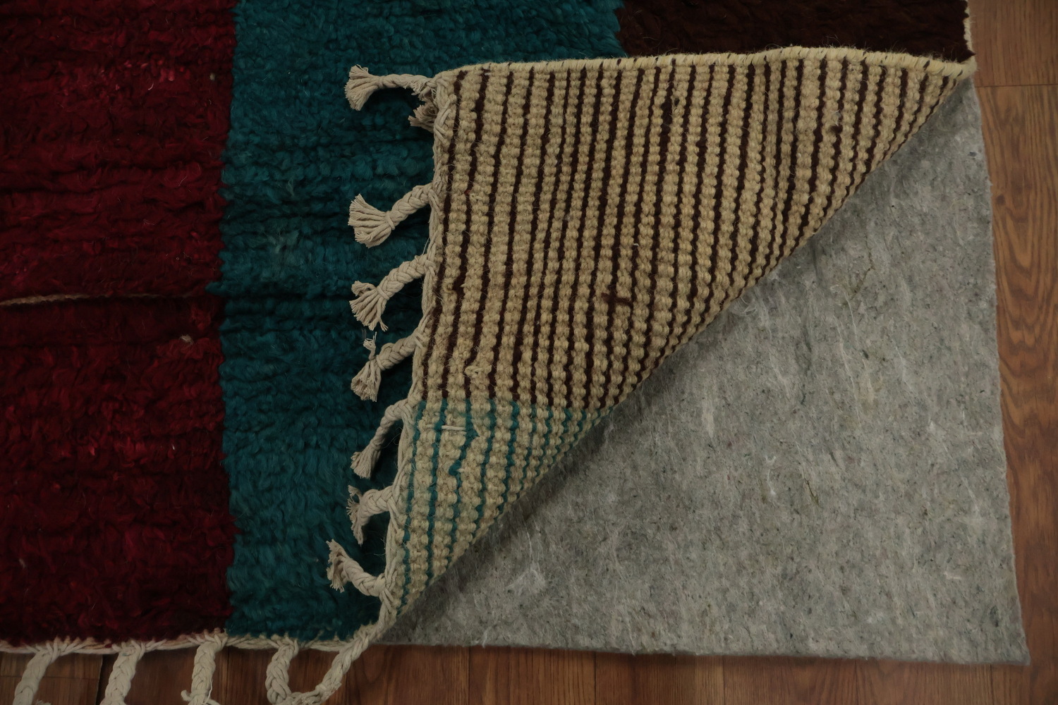 Vibrant Wool Moroccan Area Rug 8x10 for Modern Interiors